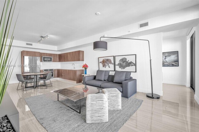 Foto del edificio - 2960 NE 207th St