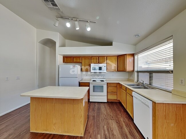 Building Photo - 16213 W Latham St
