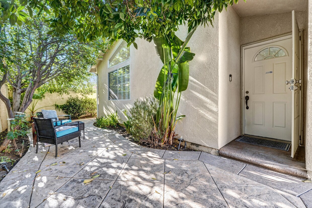 Foto principal - 4921 Newcastle Ave