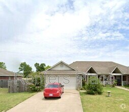 Building Photo - 3607 W Beech