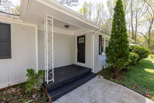 Foto del edificio - 2945 Belvedere Ln