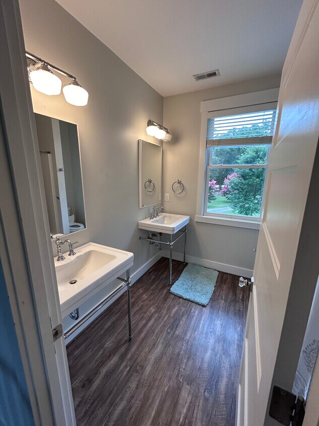 Foto principal - 405 Angus Ln