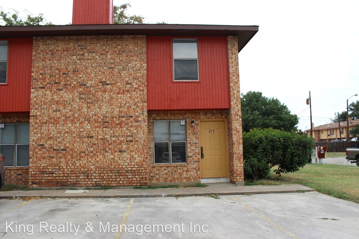 Primary Photo - 217 Shrum Ct