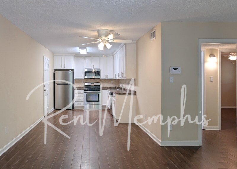 Primary Photo - 358 E Pkwy N