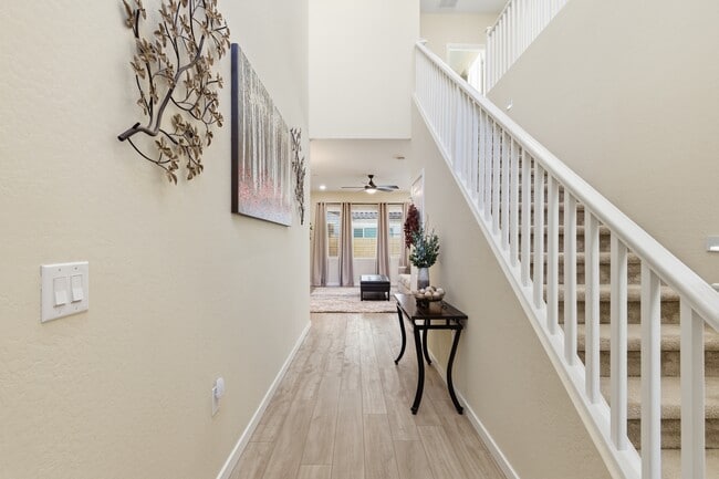 Building Photo - 737 E Beauchamp Dr