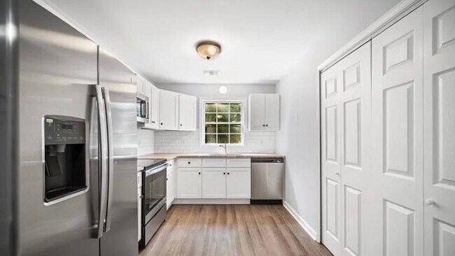 Foto del edificio - 558 Manning Rd SW