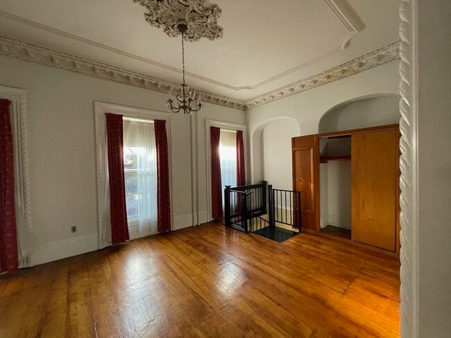 Building Photo - 33 Upton St