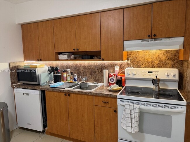 Building Photo - 2620 SW 51st St