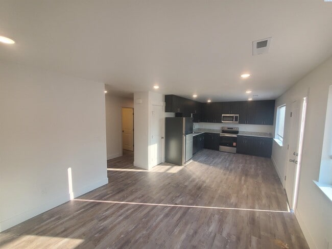 Building Photo - New duplex for rent