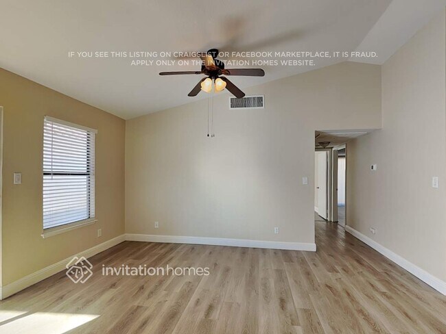 Foto del edificio - 8428 Mulcahy Ave