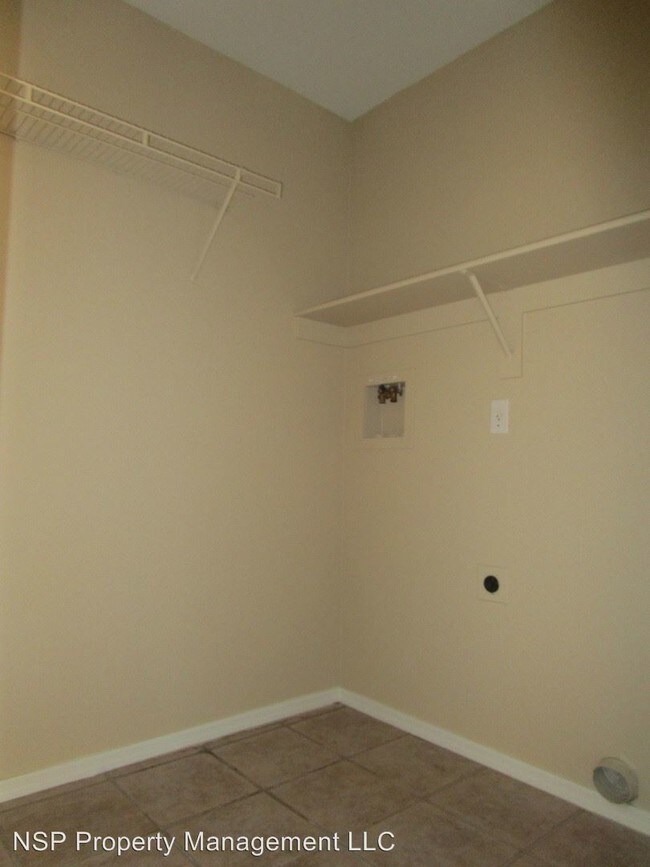 Building Photo - 3092 Daytona Ave