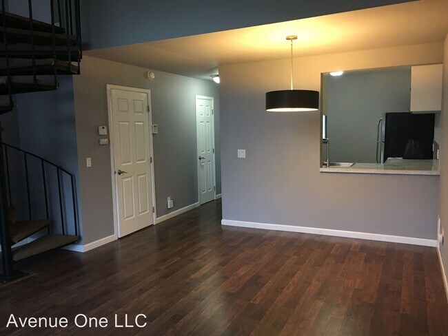 Building Photo - 1 br, 1.5 bath House - 10601 SE 252nd St #O-2