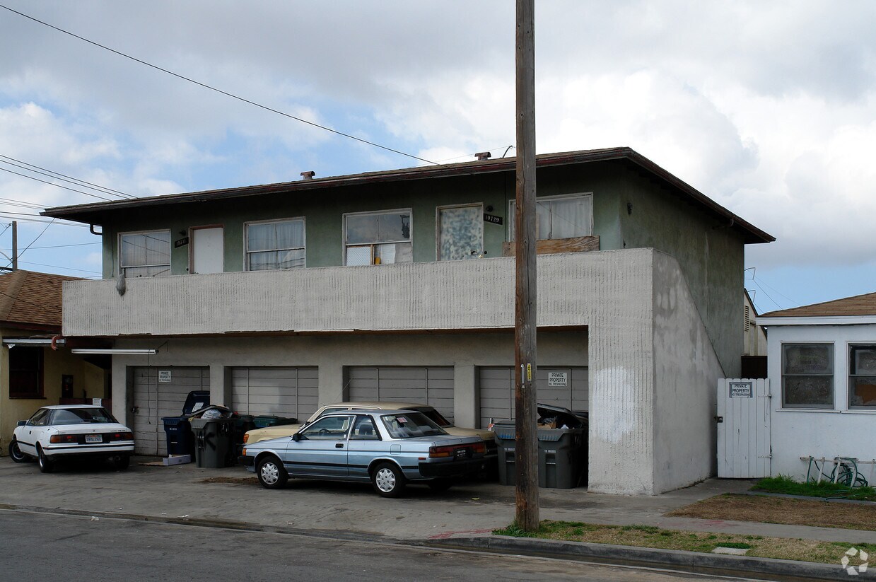 Primary Photo - 10729-10731 S Burl Ave