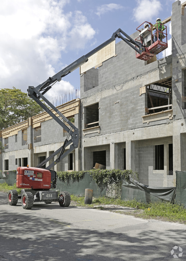 Building Photo - Aventura Village