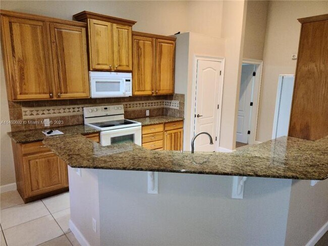 Building Photo - 4485 SW Masefield St