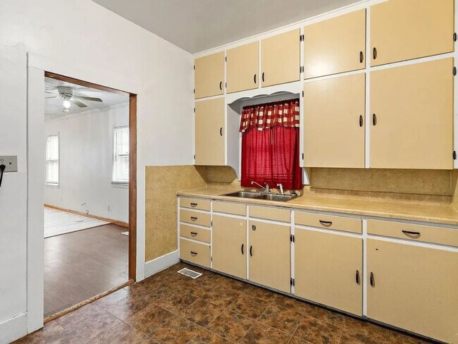 Foto del edificio - Updated 2 bed 1 bath bungalow