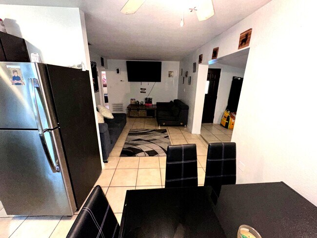 Foto del edificio - 107 Academy Ave