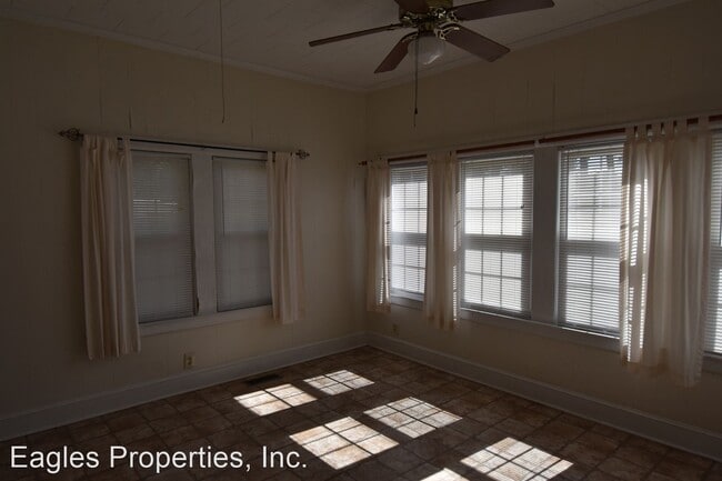 Building Photo - 2 br, 1 bath House - 5142 US 70 E