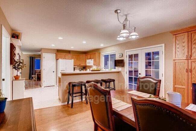 Building Photo - 863 Eagle Dr