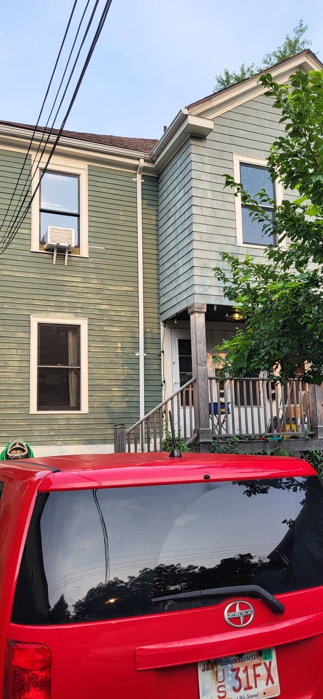 Apartment with private entrance. - 62A Clifton St
