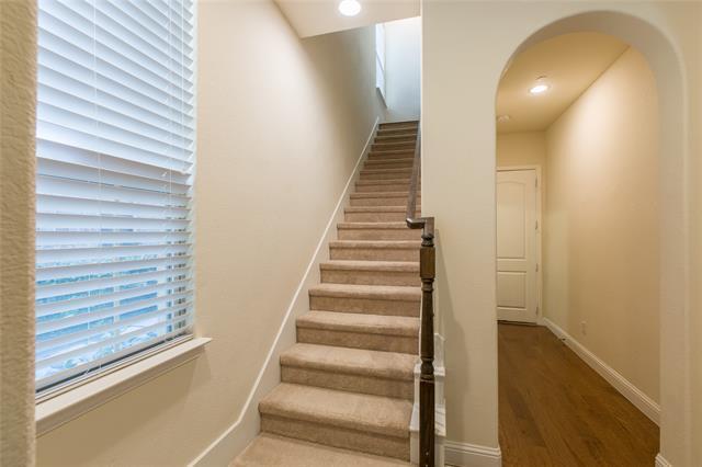 Building Photo - 6466 Riviera Dr