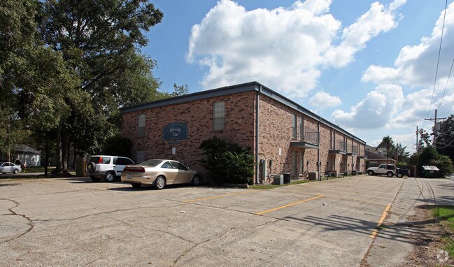 Primary Photo - 336 W Parker Blvd