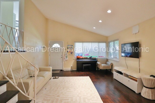 Foto del edificio - 8043 W Lake Street, Niles, IL 60714