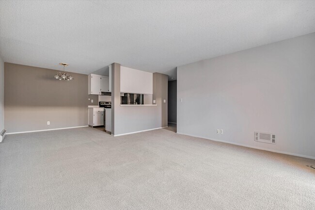Building Photo - 1305 Webster St