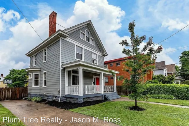 Building Photo - 5 br, 3.5 bath House - 2040 Mills Ave.