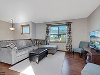 Sala de estar en la planta superior - 1A Golden Oak Dr
