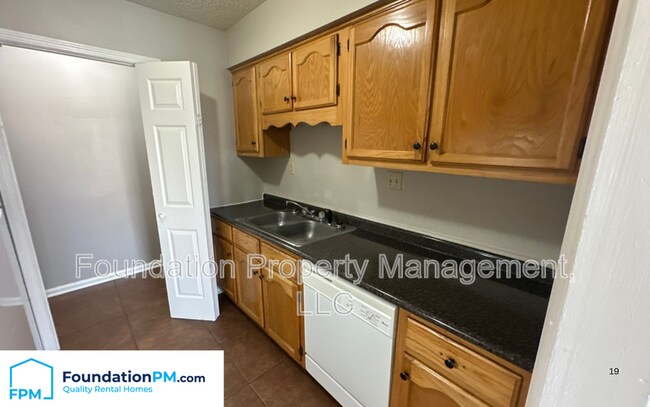 Foto del edificio - 4150 Garden Birch Cove