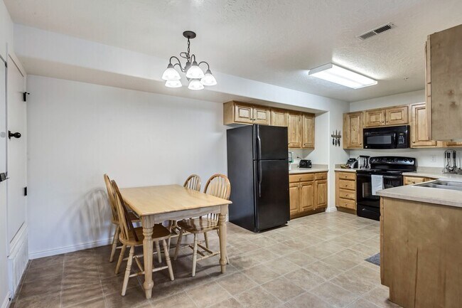 Foto del edificio - 8182 N Cedar Springs Rd