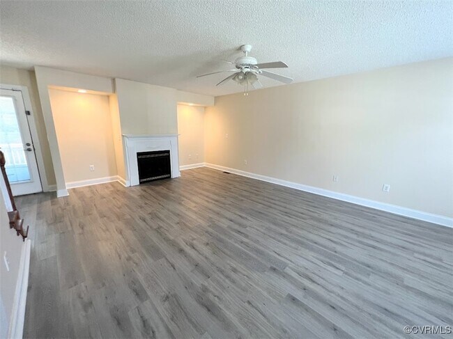 Foto del edificio - 108 Laurens Ln