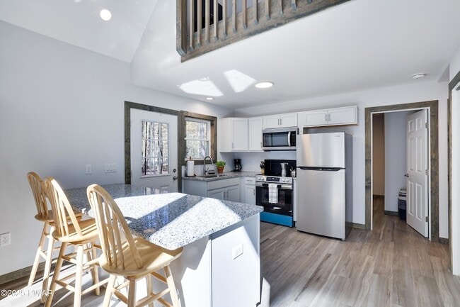 Foto del edificio - 1121 Cobblewood Rd