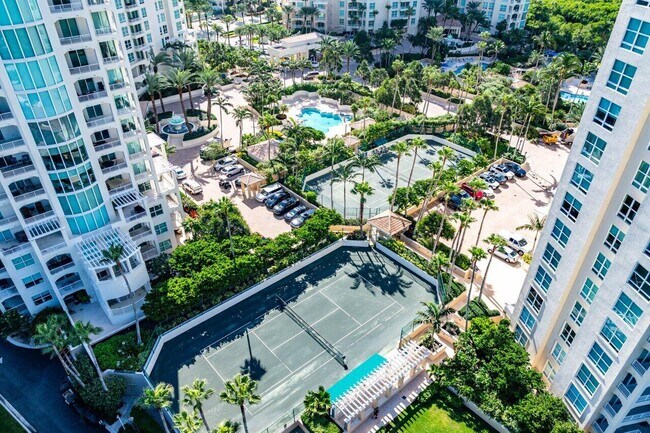 Foto del edificio - 3720 S Ocean Blvd