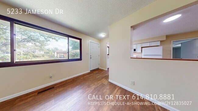 Foto del edificio - Three Bedroom Home- Walnut Heights