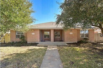 Building Photo - 914 Crepe Myrtle St