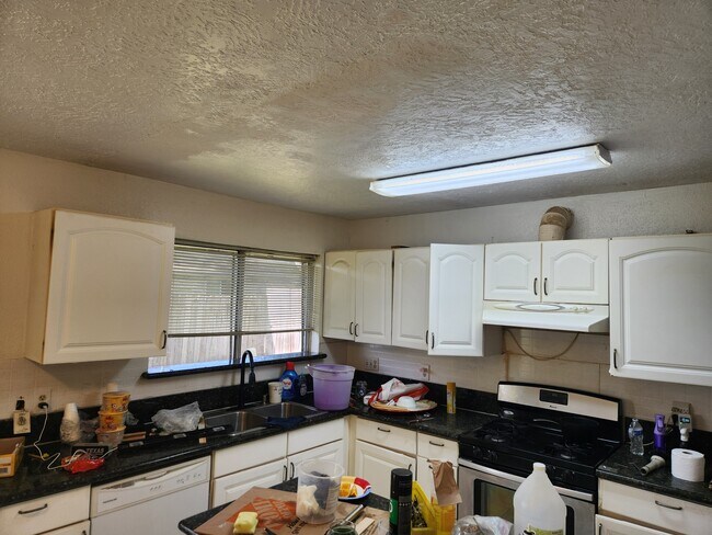 Foto del edificio - 443 Capehill Dr