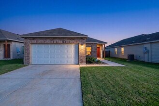 Building Photo - 7663 Stud Dr