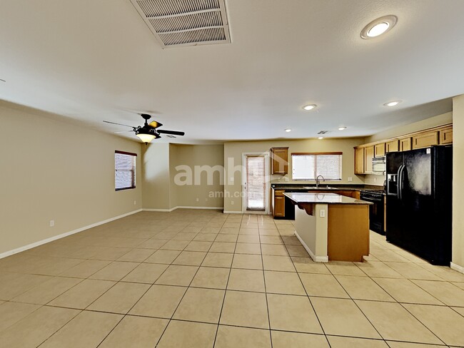 Foto del edificio - 6489 Holyrod Park Ct