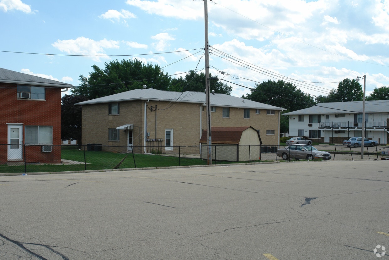 Building Photo - 2511 W Wardcliffe Dr