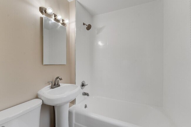 Foto del edificio - 24646 Tuscany Ave