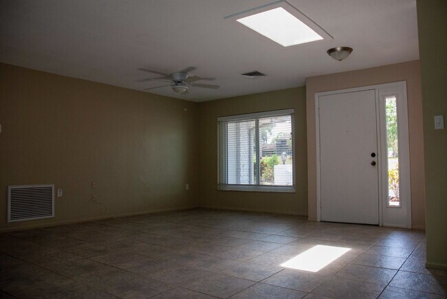 Foto del edificio - 3/Bedroom 3/Bath Tarpon Springs Home