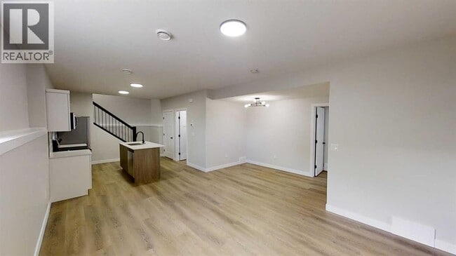 Photo du bâtiment - 10406-10129 129 Ave