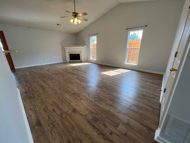 Living Room w/Gas Fireplace - 1624 Cherry Creek Dr