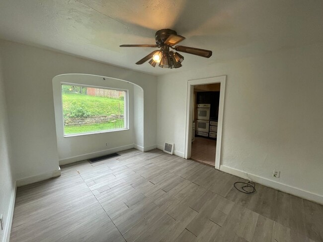 Foto del edificio - COMING SOON! This is a Lease-to-Own – Not ...
