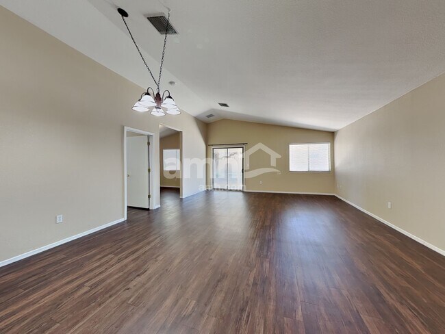 Foto del edificio - 2435 W Waterway Pl