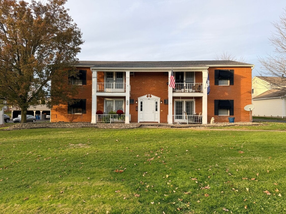 Foto principal - 806 Kentwood Dr