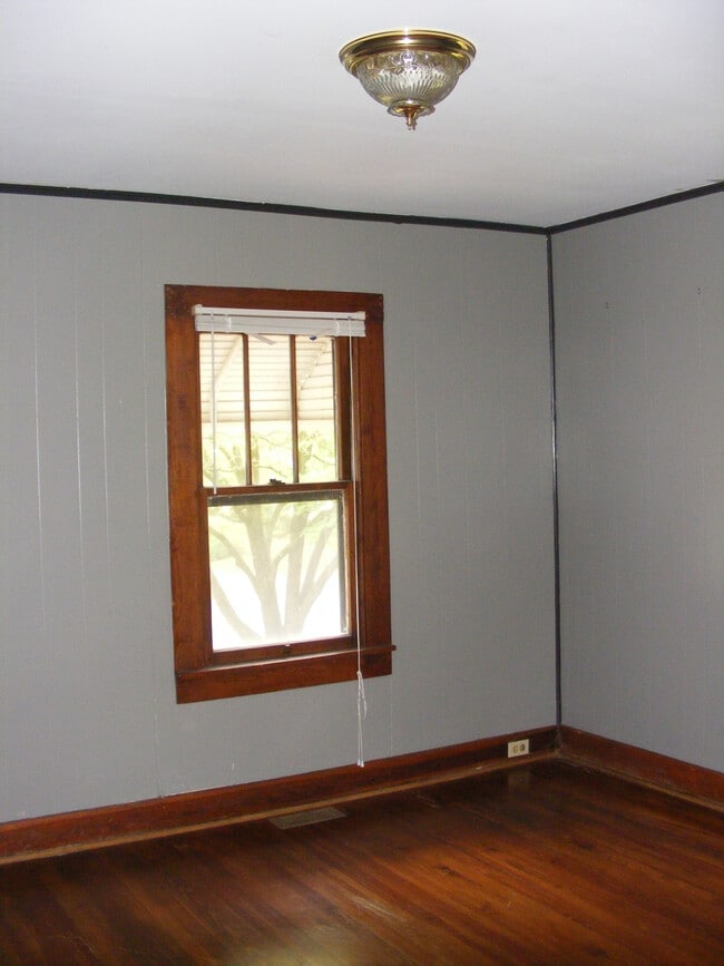 Building Photo - 6 Douglas St