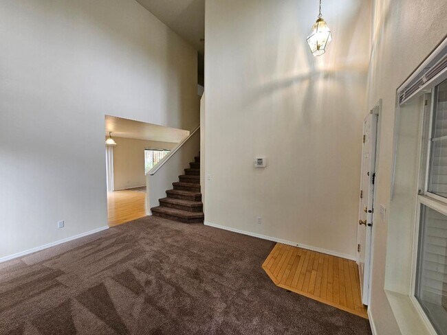 Foto del edificio - 3 Bed + Bonus Room 2.5 Bath Home Snohomish